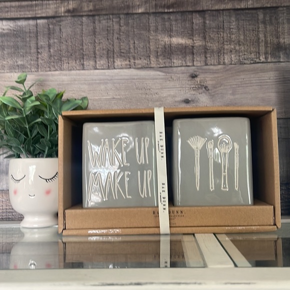 ❤️NEW!!!❤️ Rae Dunn Collection Set of Brush Cup.Gray color. - Picture 5 of 7